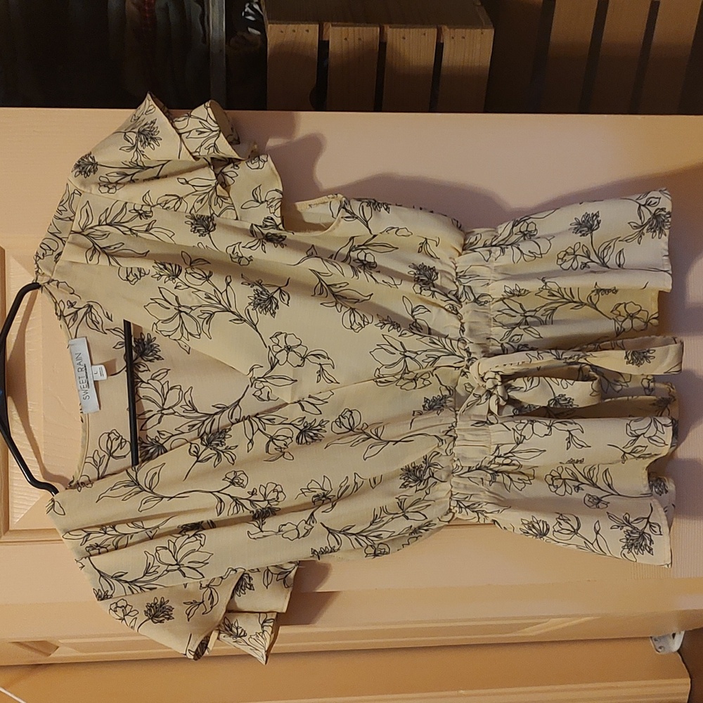 BOGO! Cute short sleeve blouse
